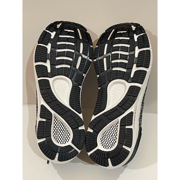 Under Armour Women's HOVR Intake 6 Running Shoe Size 11 New - Picture 6 of 8